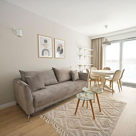 Beige 3City Apartment With Parking In Gdansk By Noclegi Renters エクステリア 写真