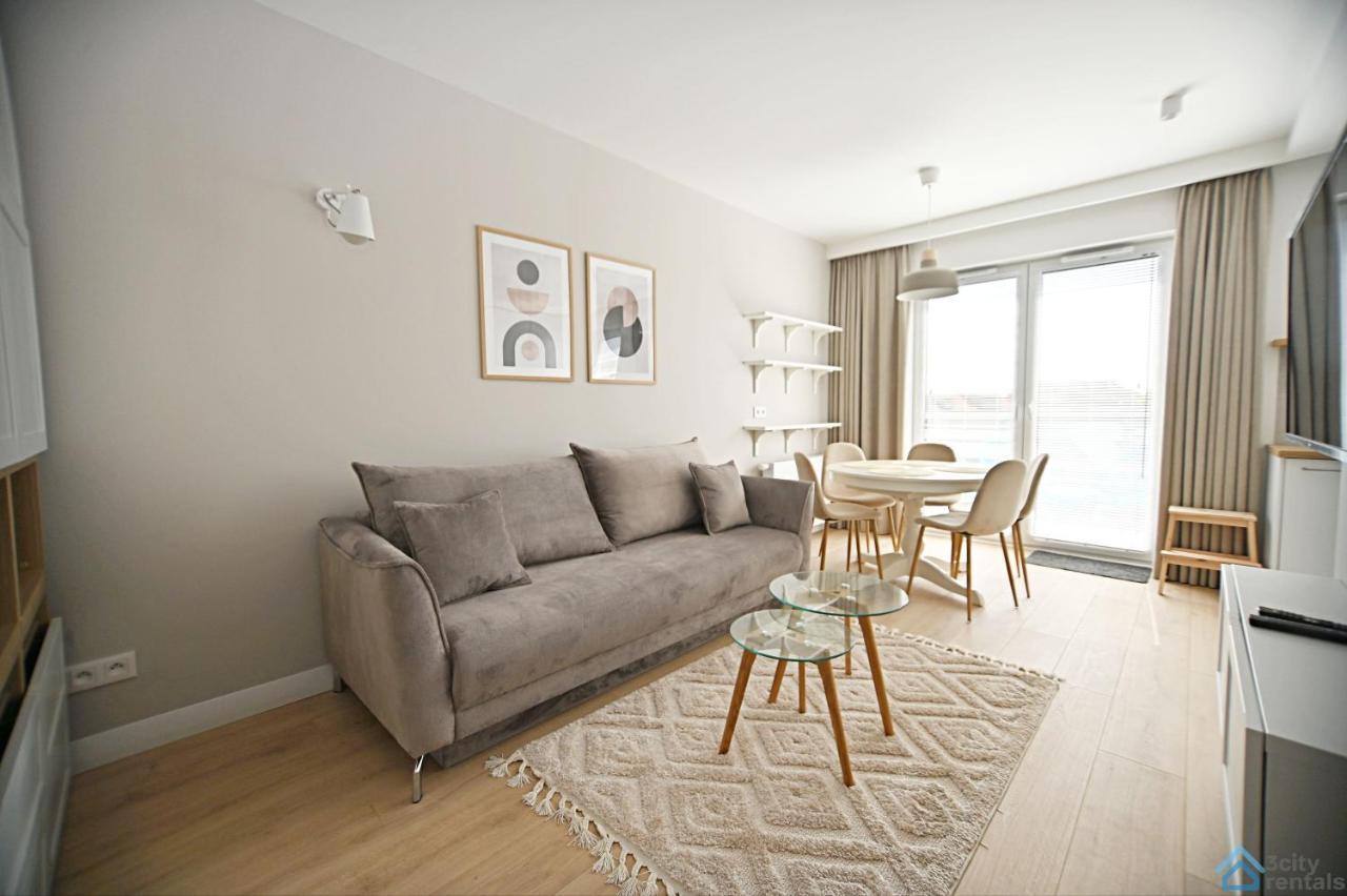 Beige 3City Apartment With Parking In Gdansk By Noclegi Renters エクステリア 写真