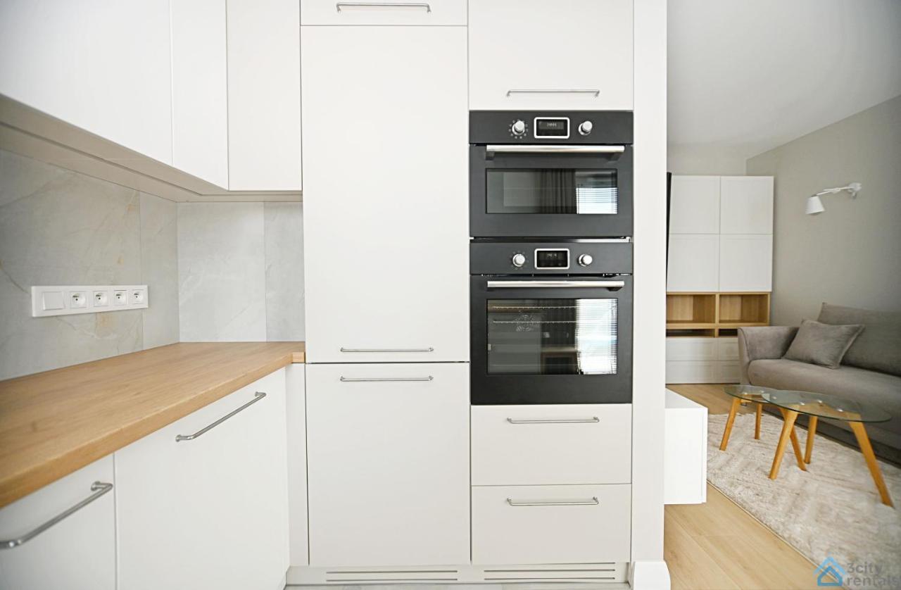 Beige 3City Apartment With Parking In Gdansk By Noclegi Renters エクステリア 写真