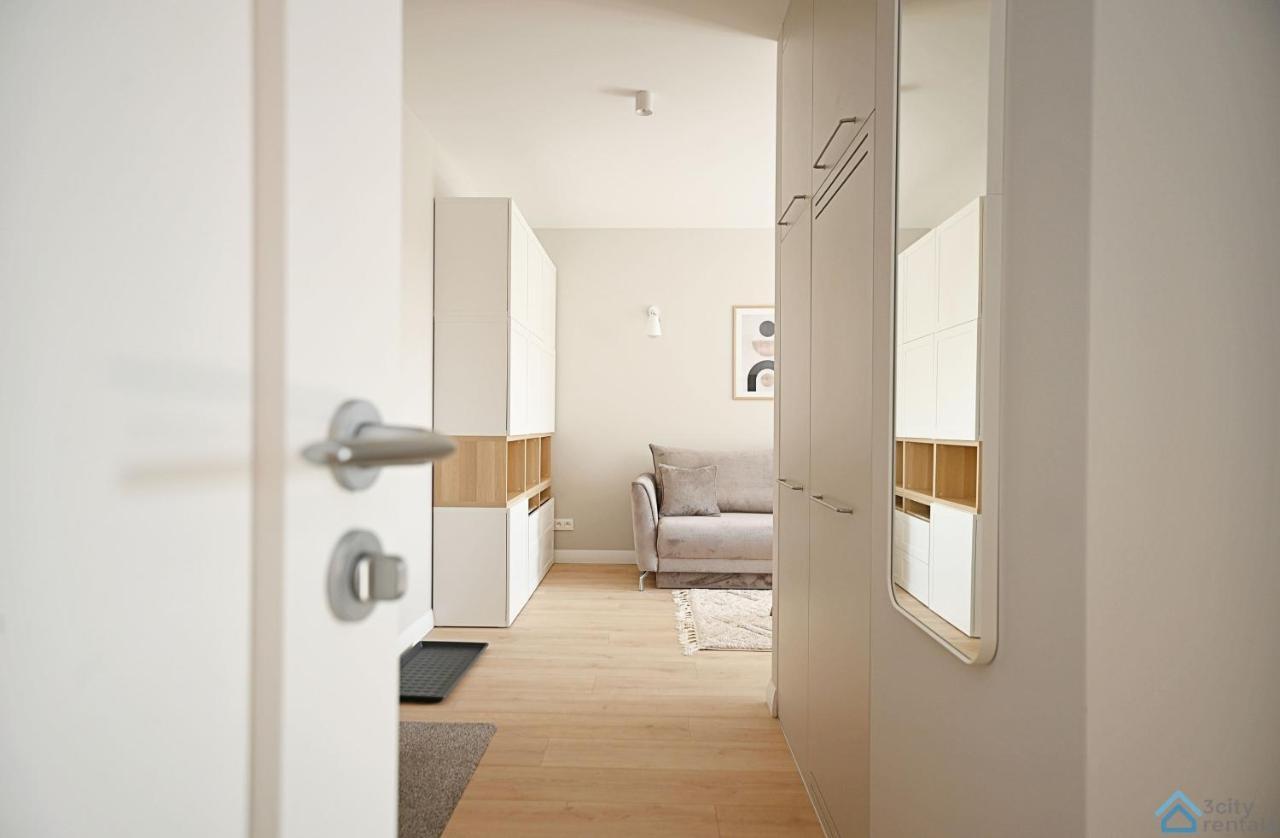Beige 3City Apartment With Parking In Gdansk By Noclegi Renters エクステリア 写真