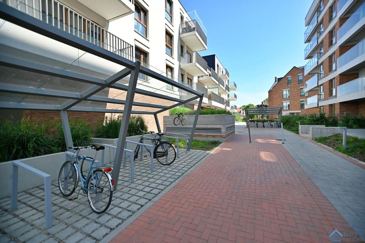 Beige 3City Apartment With Parking In Gdansk By Noclegi Renters エクステリア 写真