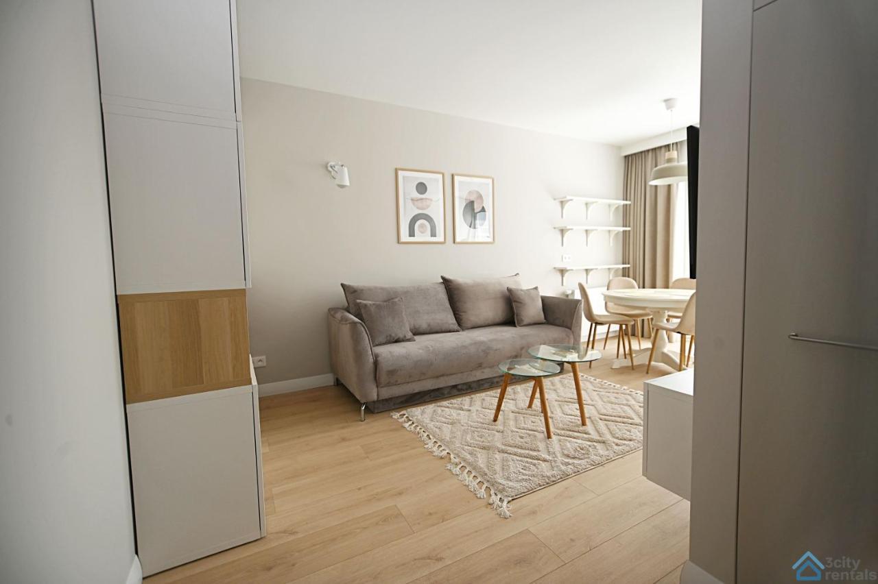 Beige 3City Apartment With Parking In Gdansk By Noclegi Renters エクステリア 写真