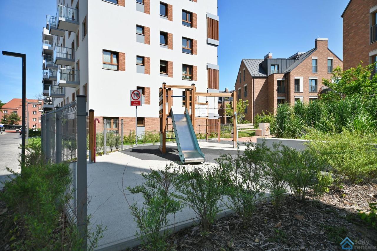Beige 3City Apartment With Parking In Gdansk By Noclegi Renters エクステリア 写真