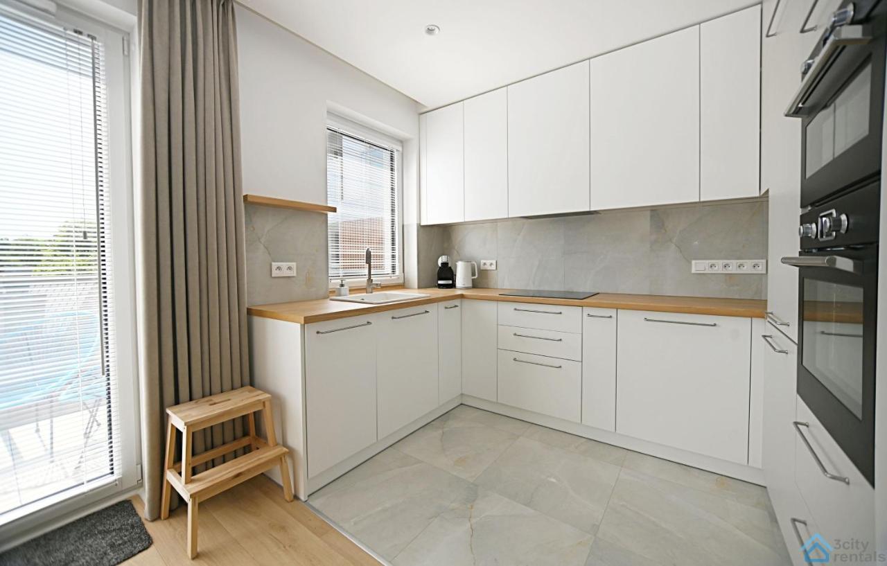 Beige 3City Apartment With Parking In Gdansk By Noclegi Renters エクステリア 写真