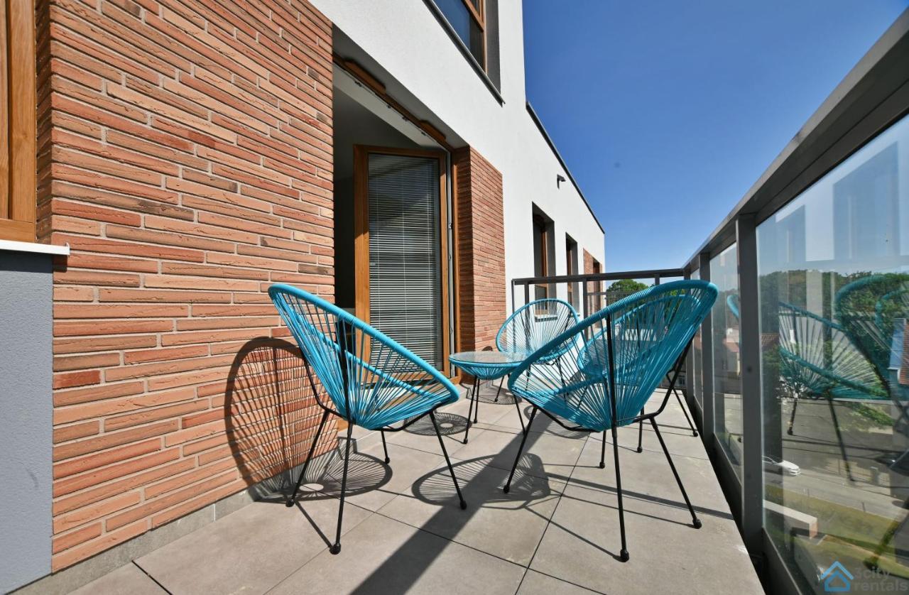 Beige 3City Apartment With Parking In Gdansk By Noclegi Renters エクステリア 写真