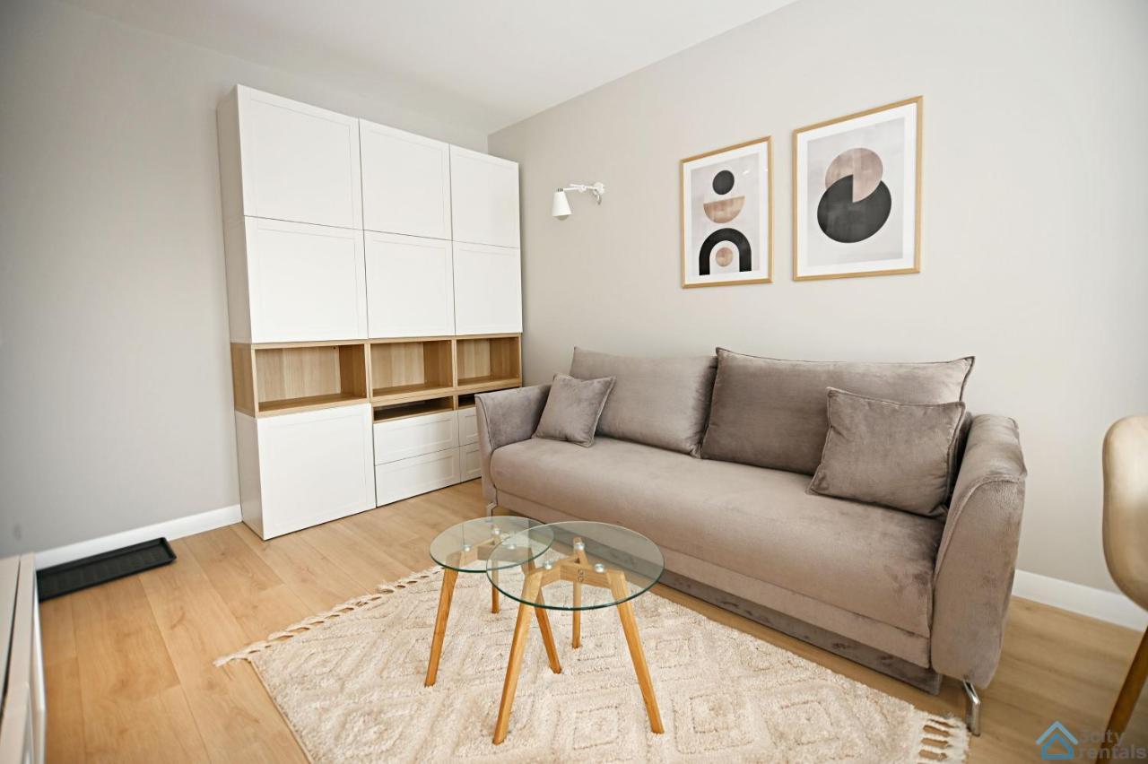 Beige 3City Apartment With Parking In Gdansk By Noclegi Renters エクステリア 写真