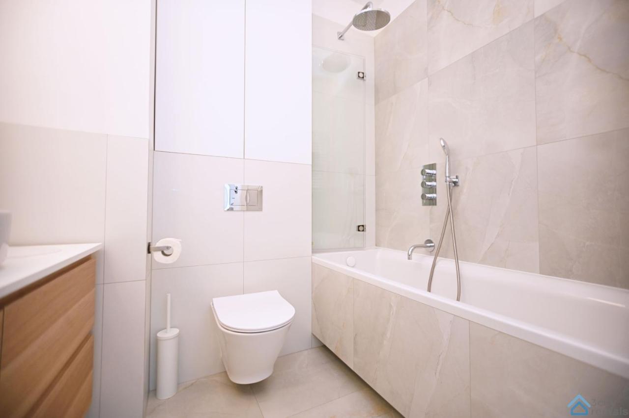 Beige 3City Apartment With Parking In Gdansk By Noclegi Renters エクステリア 写真
